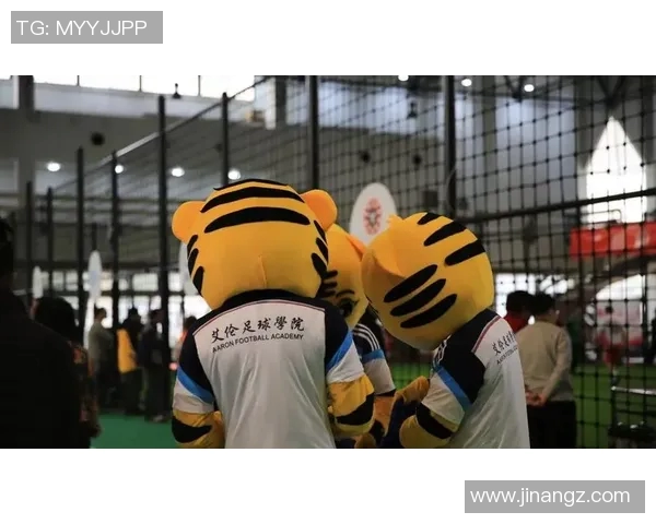 深入分析北京足球队的运营策略与发展模式探讨