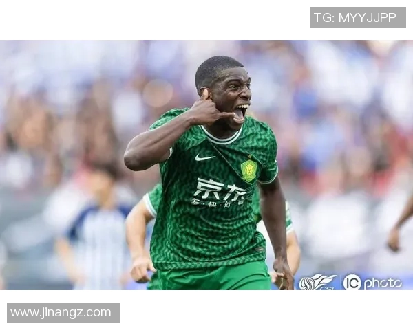 杨雪与足球明星的奇妙邂逅揭开了运动与梦想的交汇之旅